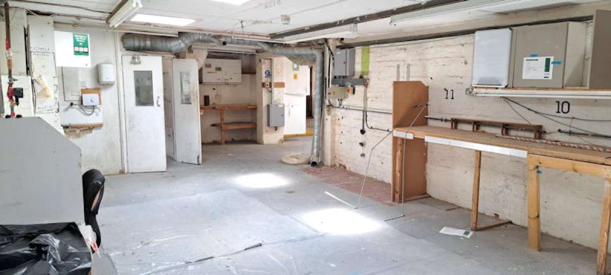 Office in Sunningdale - photo 4