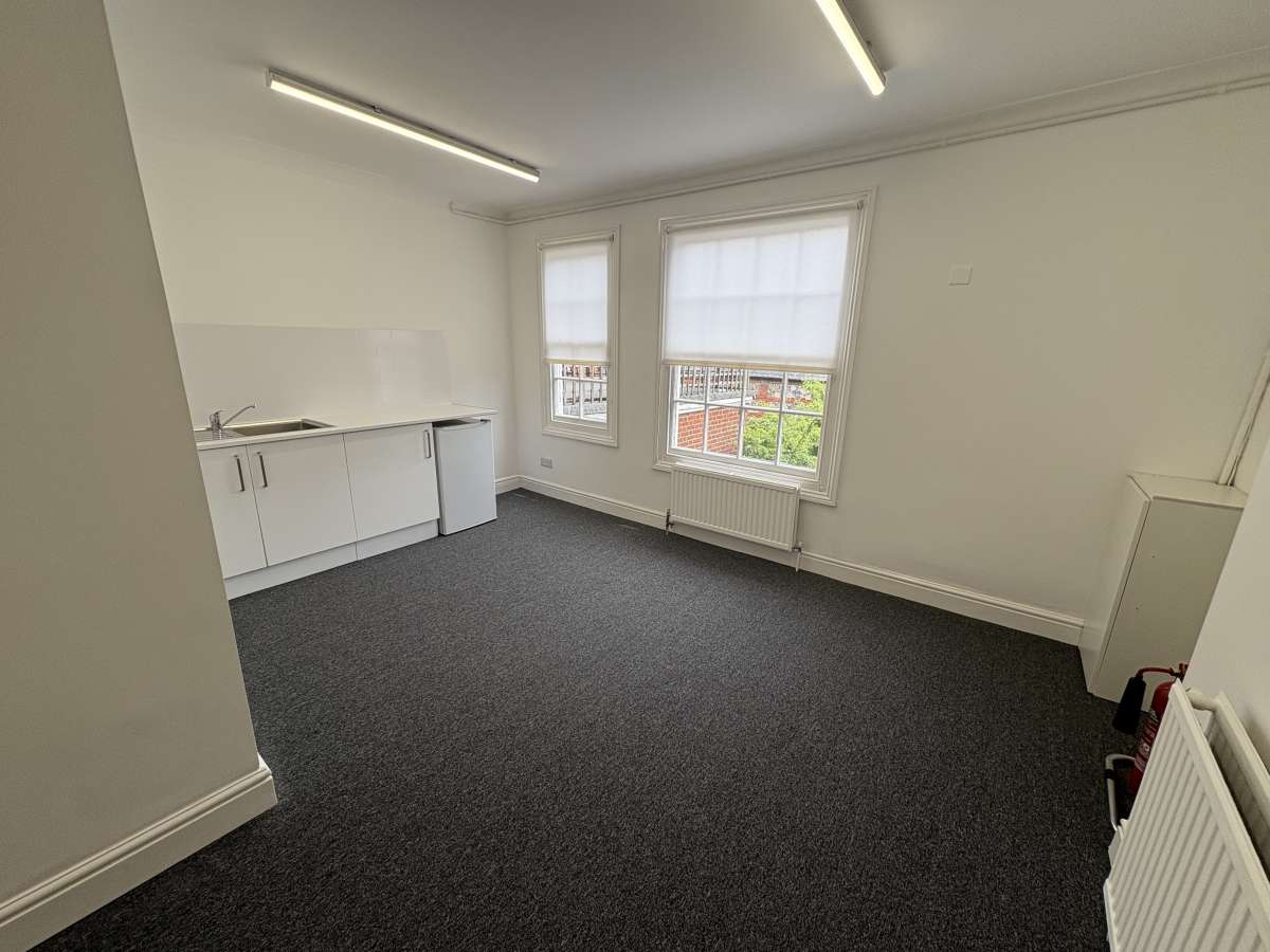 Office in Winchester - photo 3