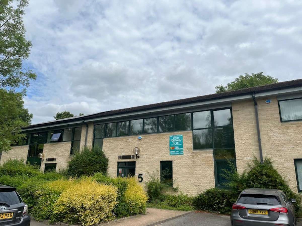 Office in Witney - photo 2