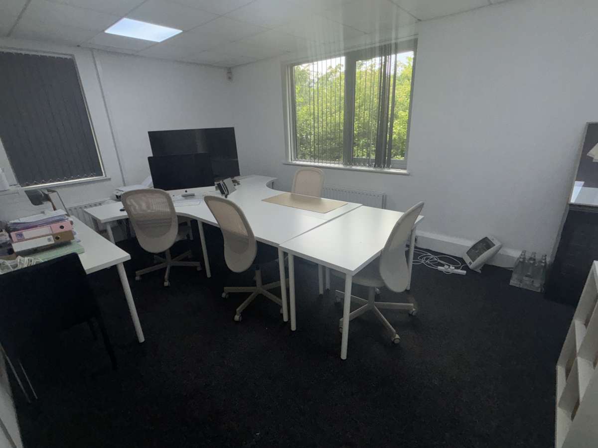 Office in Leeds - photo 3