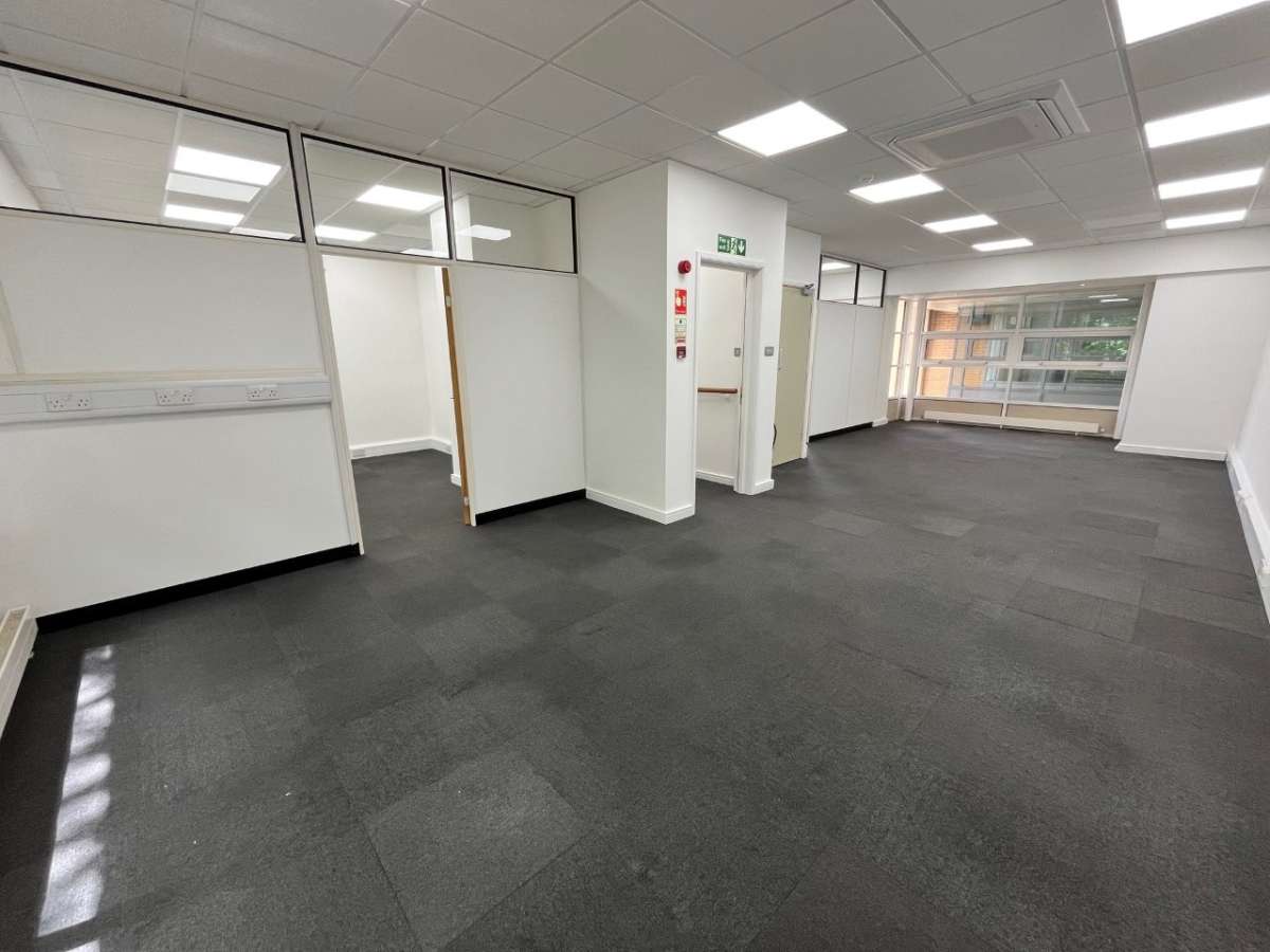 Office in Colchester - photo 3