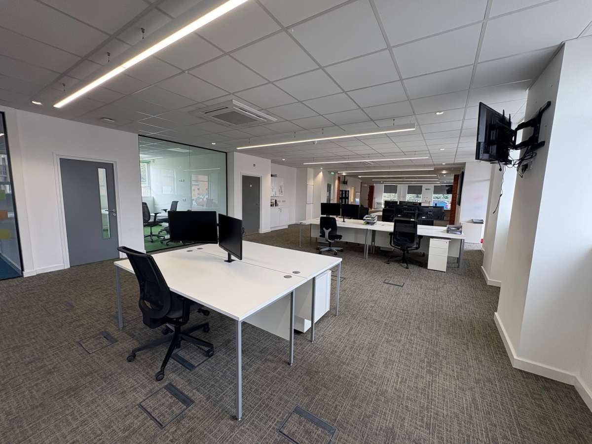 Office in Fareham - photo 3