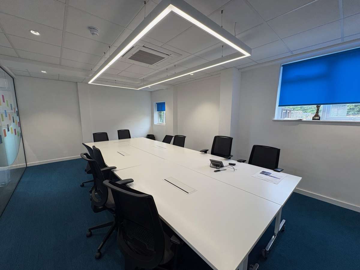 Office in Fareham - photo 4