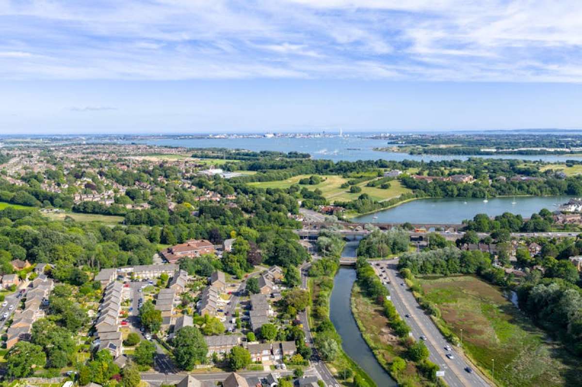 Office in Fareham - photo 4