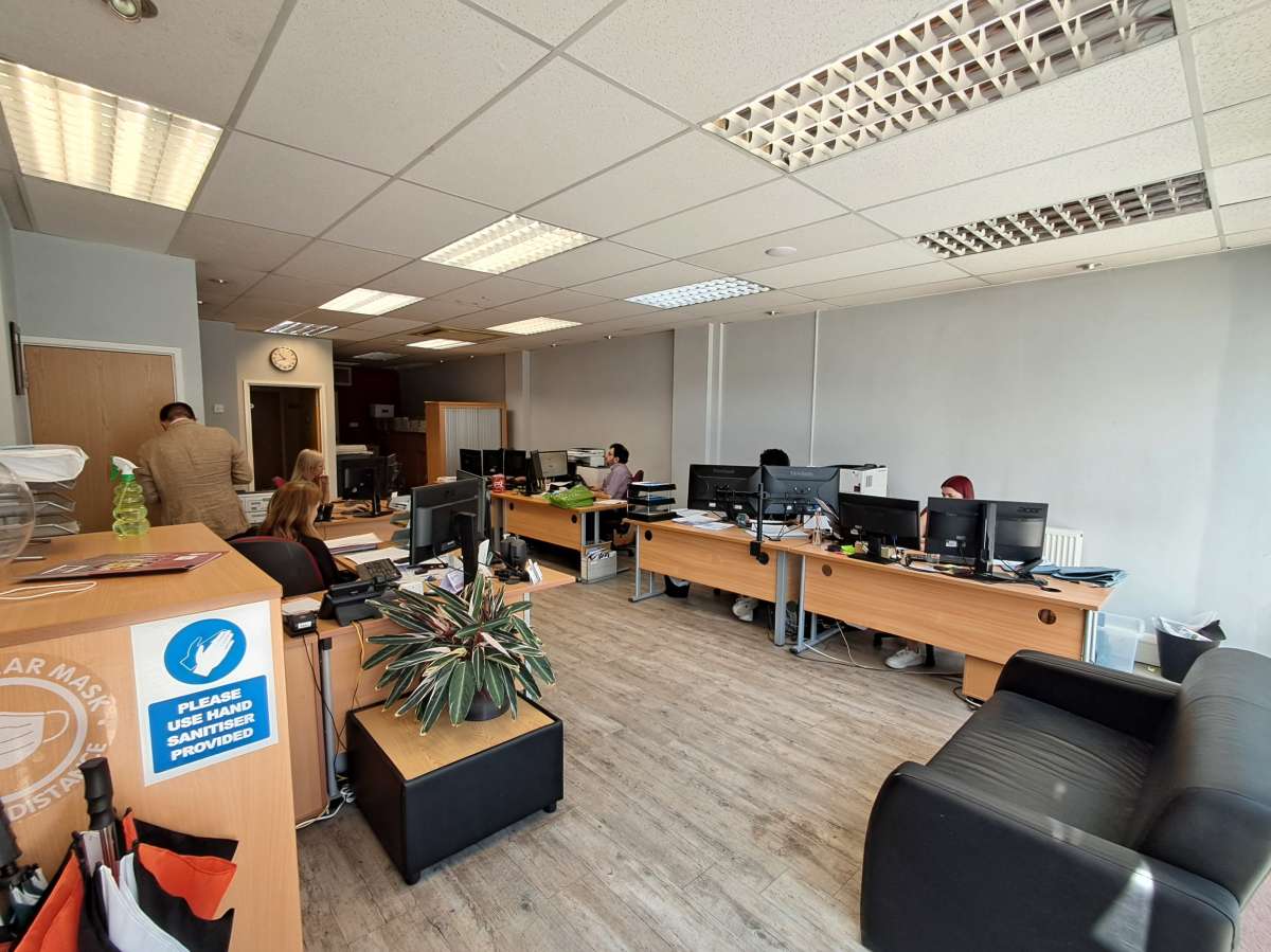 Office in Croydon - photo 2