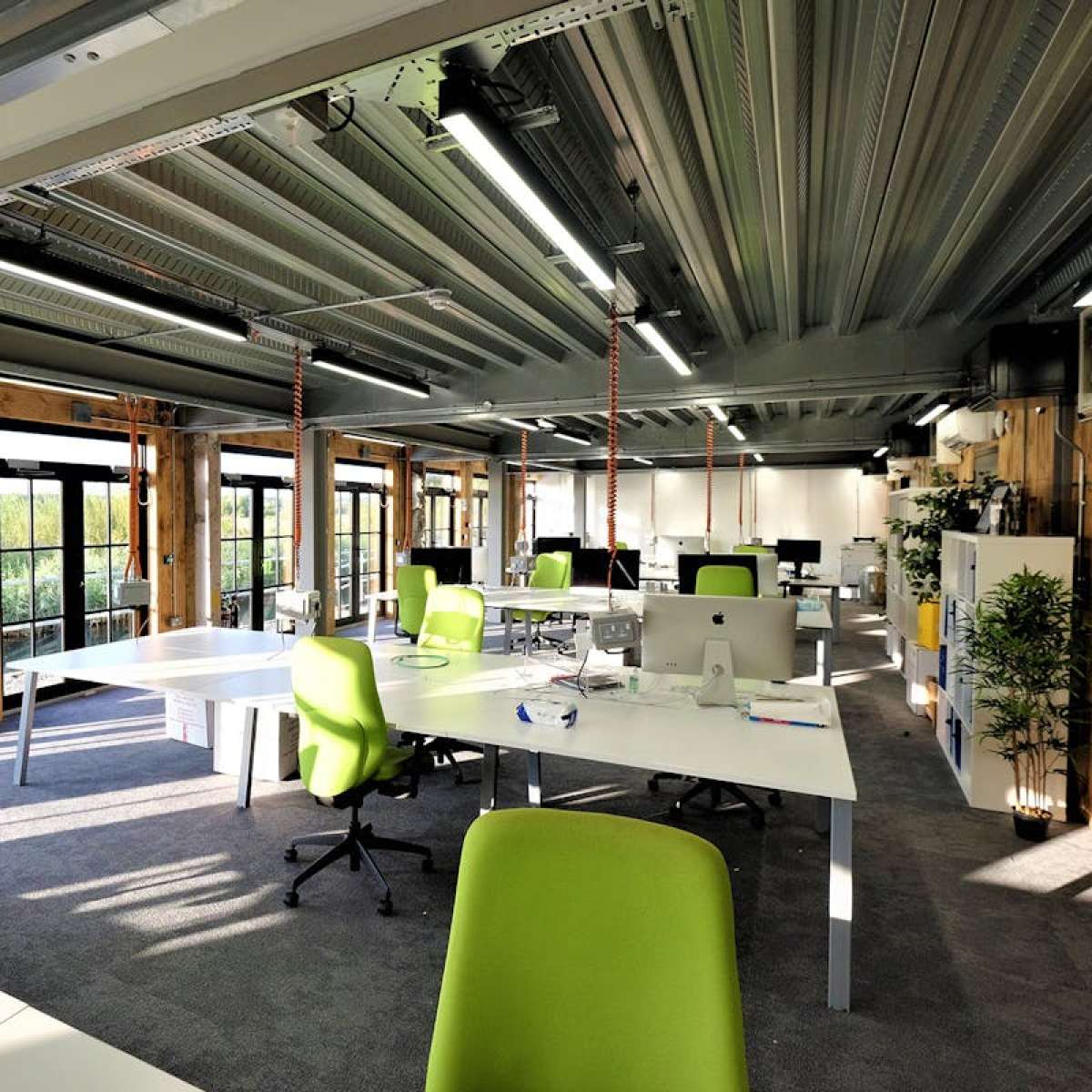 Office in Woking - photo 2