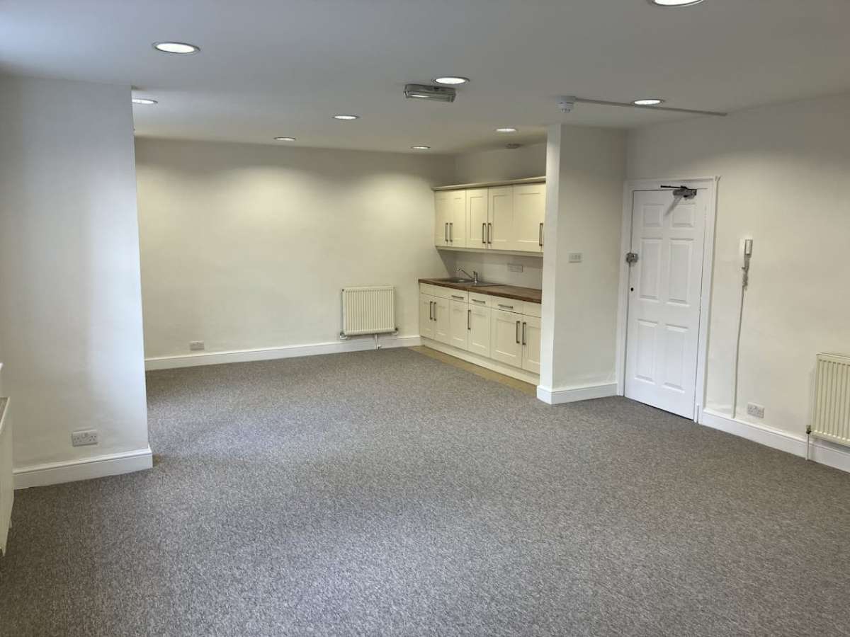 Office in Winchester - photo 3