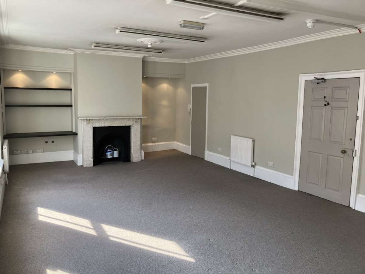 Office in Winchester - photo 2