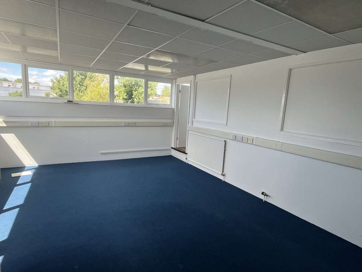 Office in Winchester - photo 3