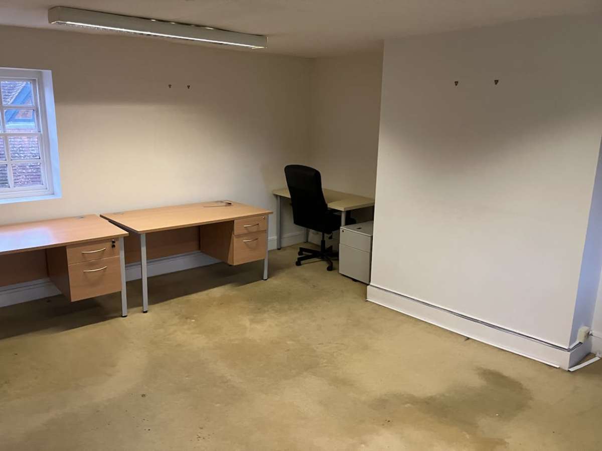 Office in Winchester - photo 3