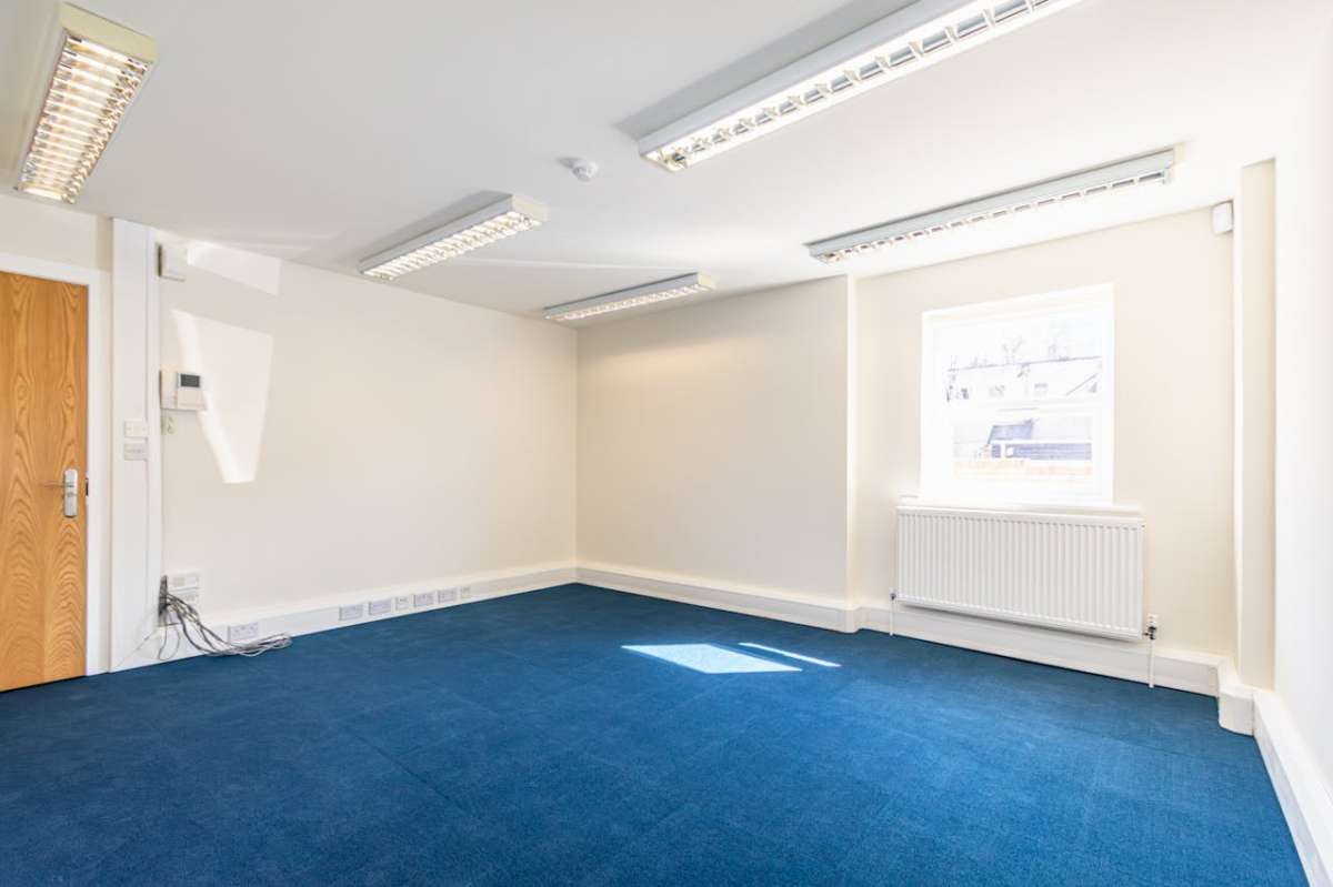 Office in Bournemouth - photo 4