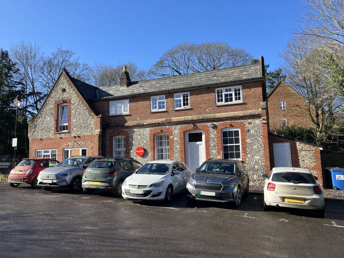 Office in Winchester - photo 3