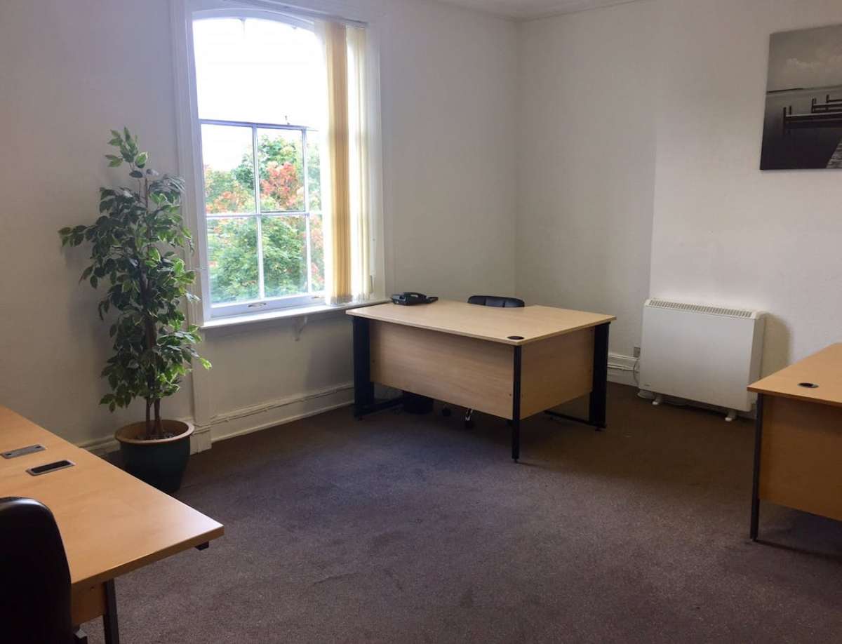 Office in Winchester - photo 3