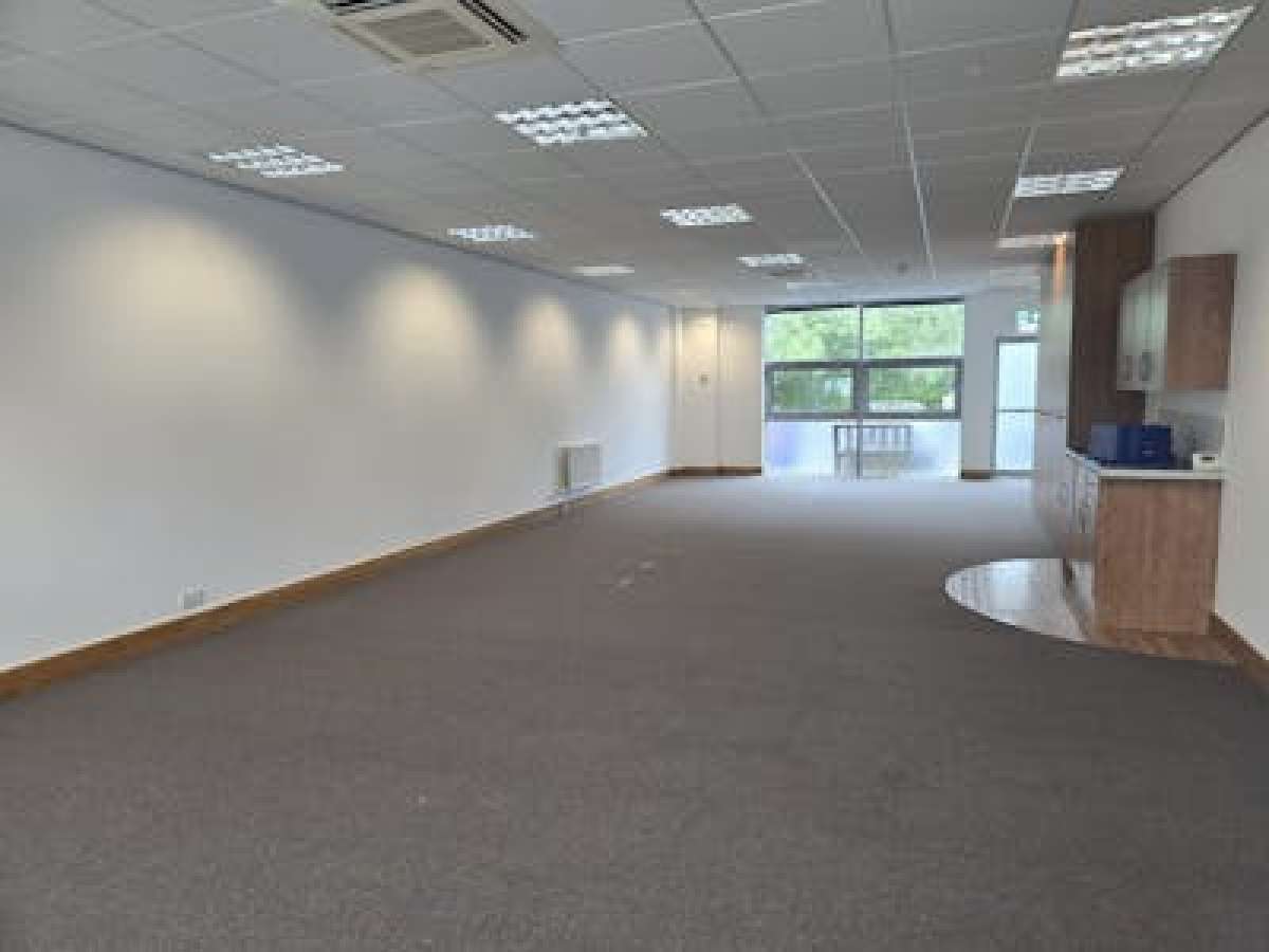Office in Fareham - photo 2