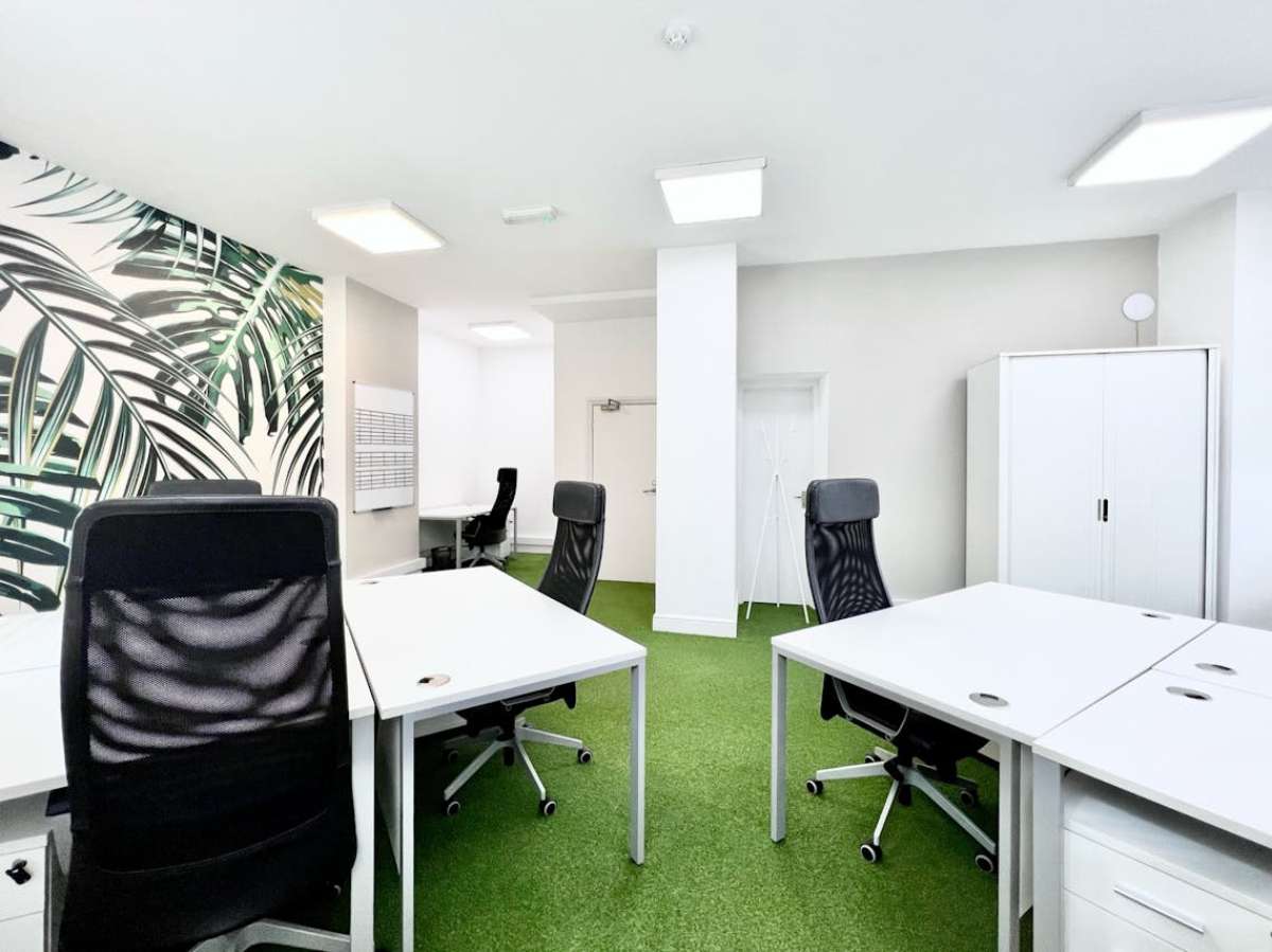 Office in Bournemouth - photo 4