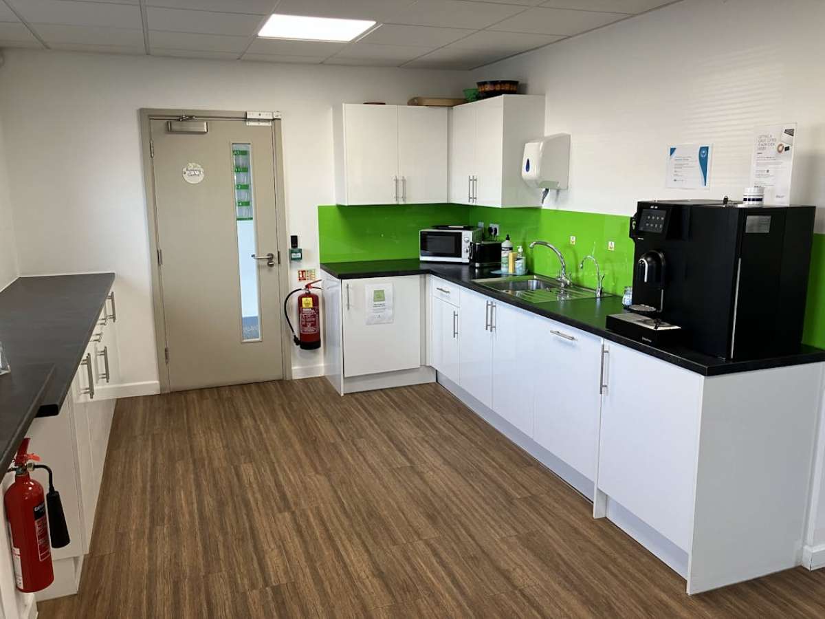 Office in Havant - photo 4