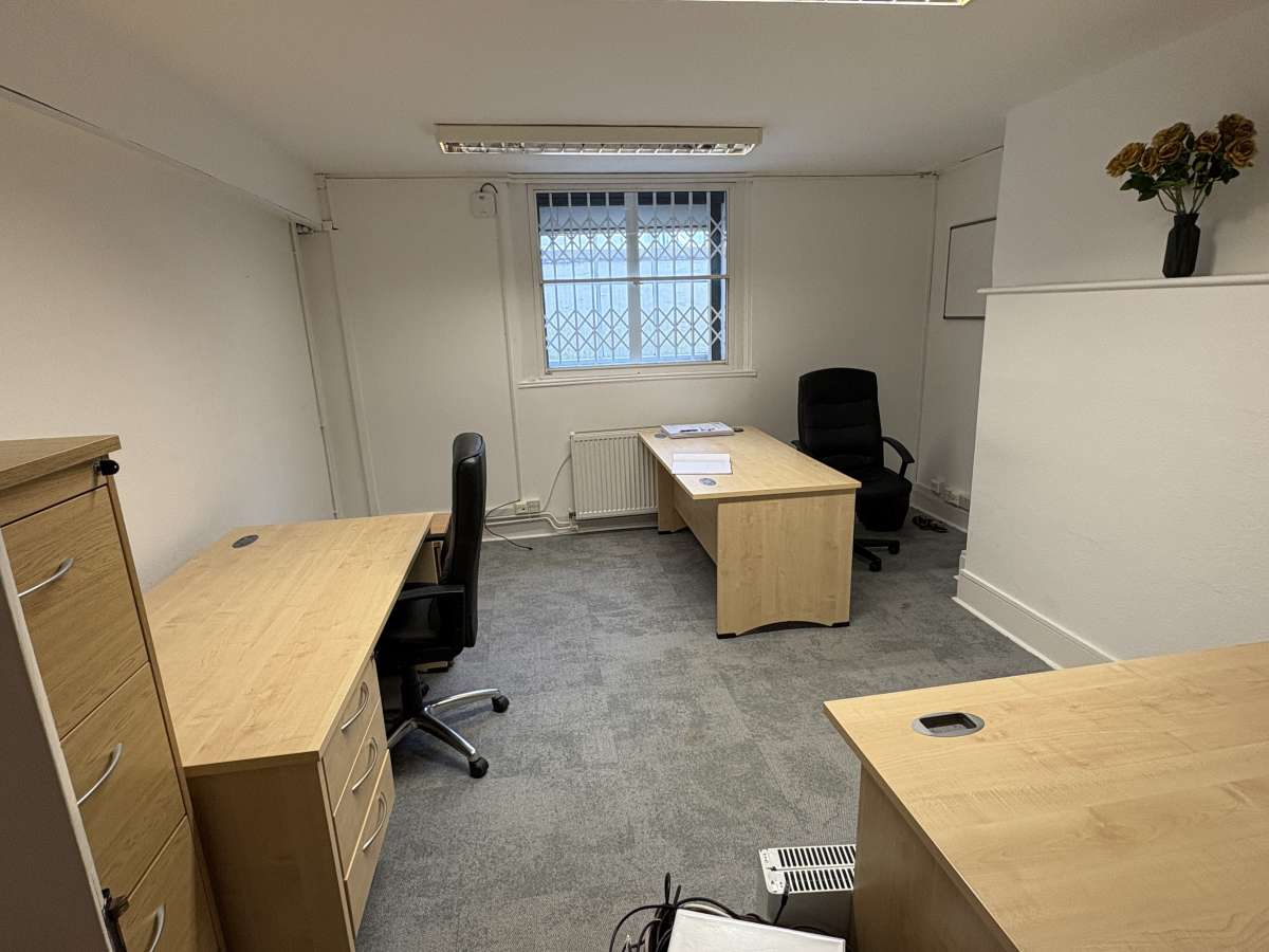 Office in Southampton - photo 3