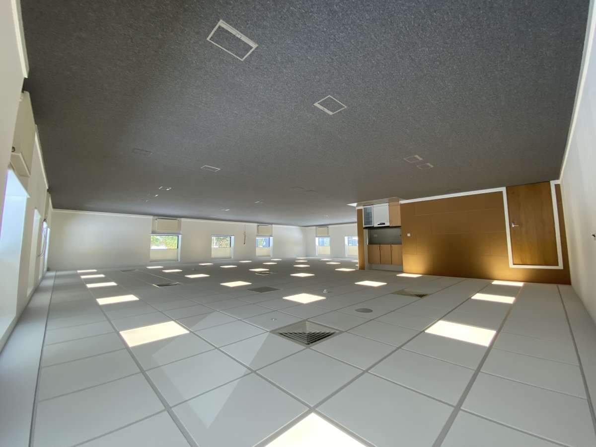 Office in Dudley - photo 3