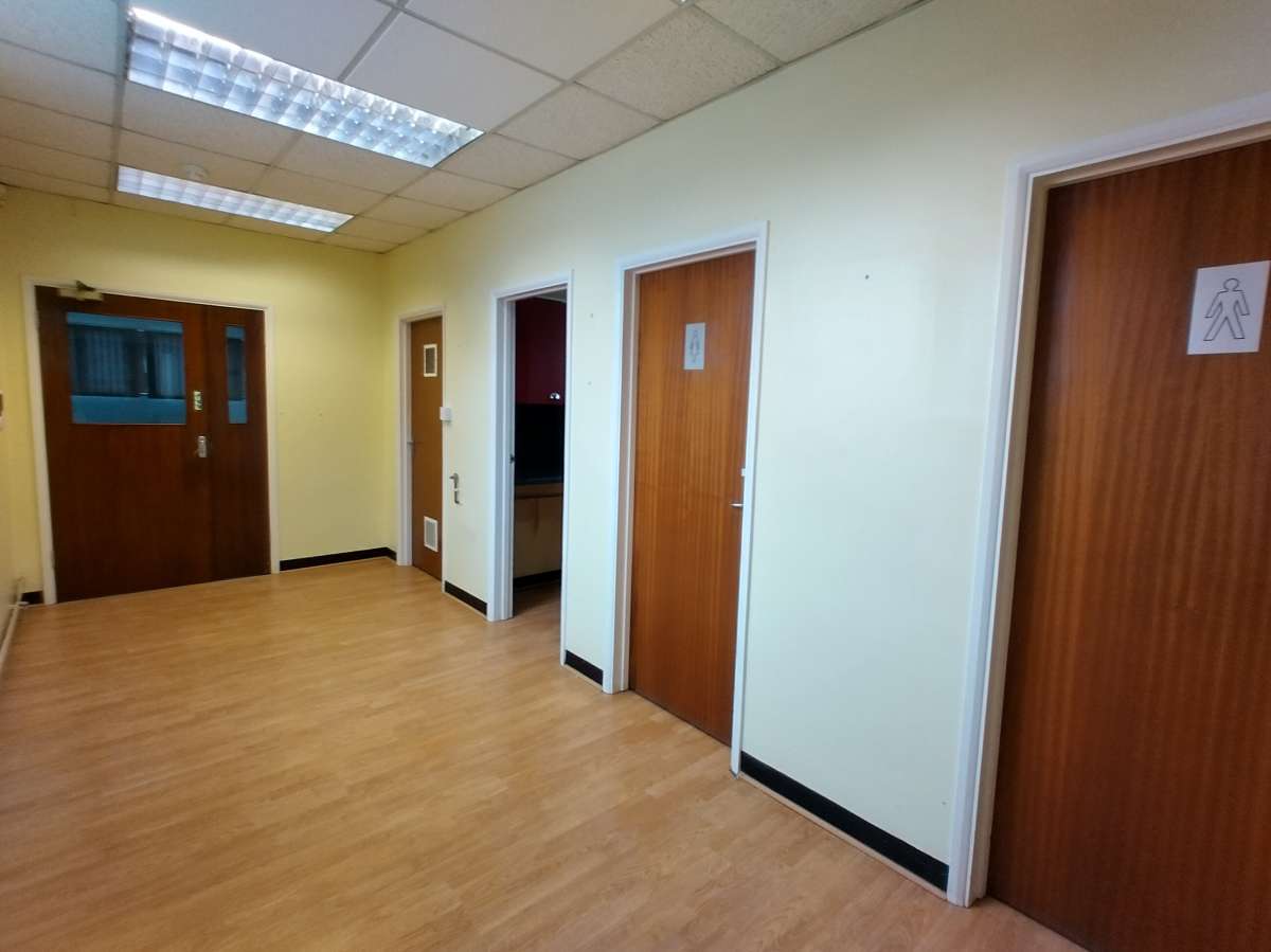 Office in Sandy - photo 3