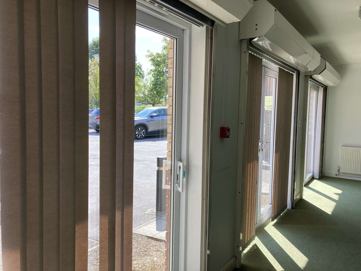 Office in Chesterfield - photo 2