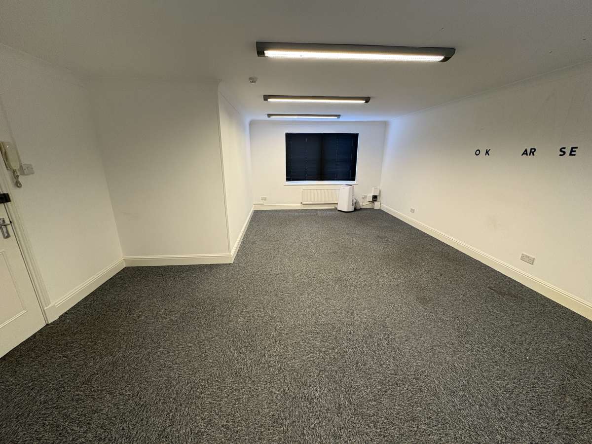 Office in Southampton - photo 3