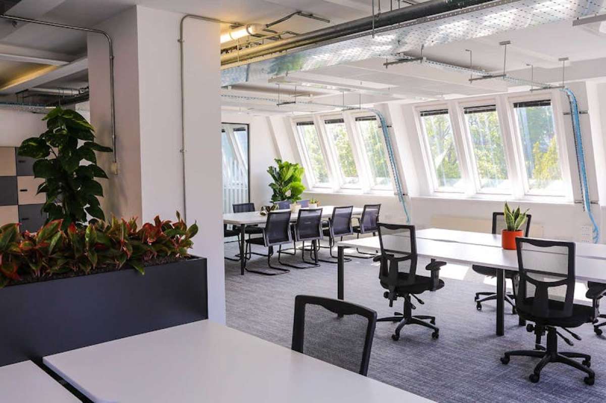 Office in Reading - photo 3