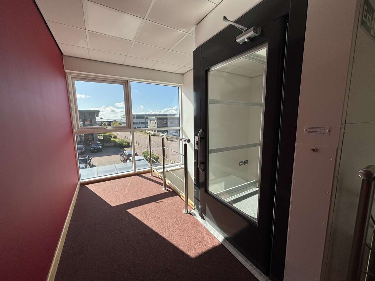 Office in Westhill - photo 4