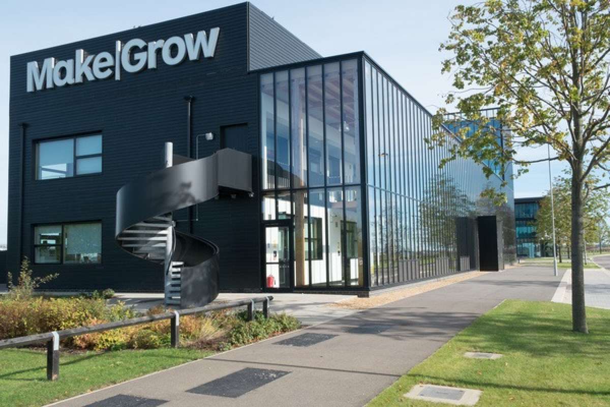 Office in Alconbury - photo 2