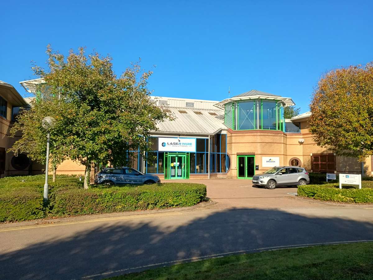 Office in Pontypridd - photo 3