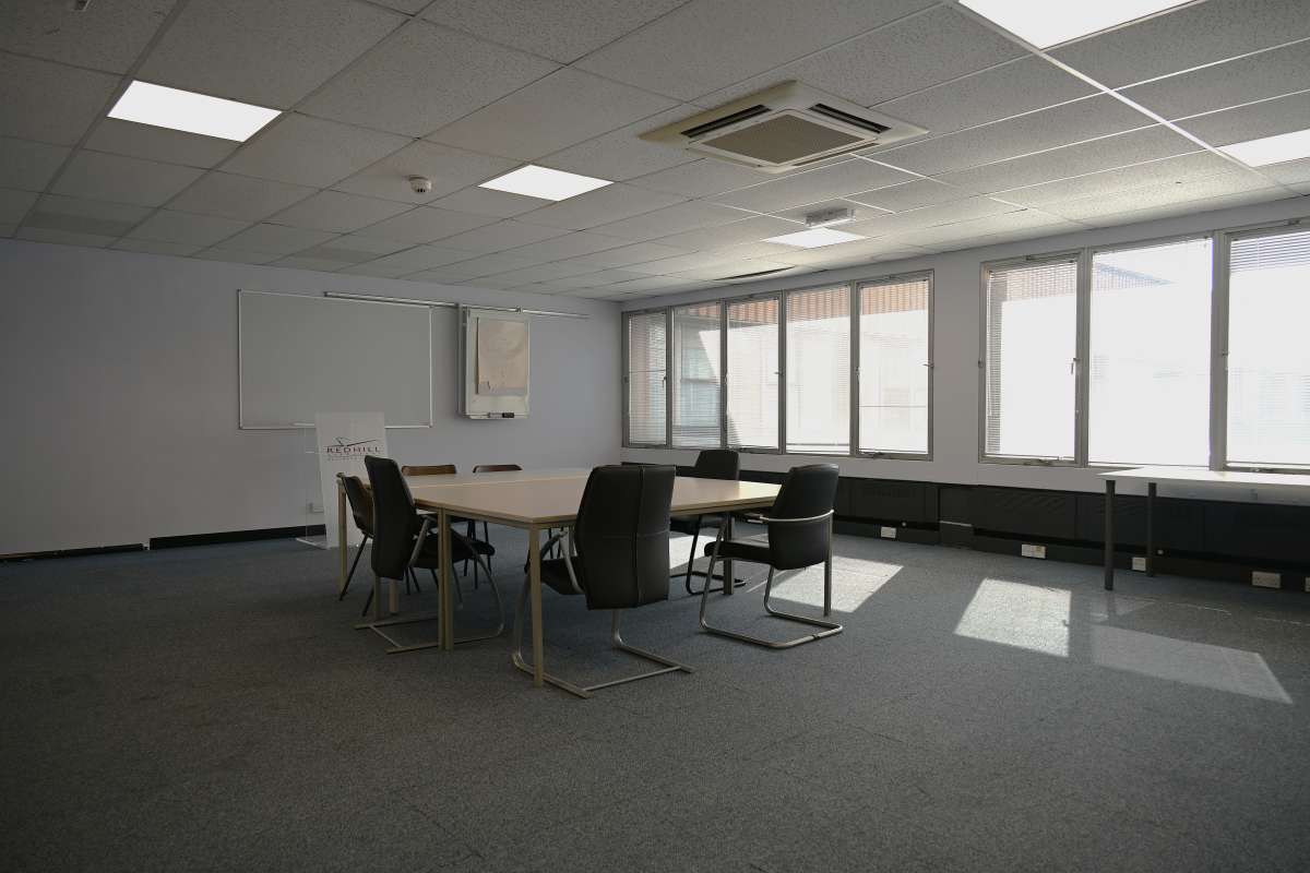 Office in Redhill - photo 2