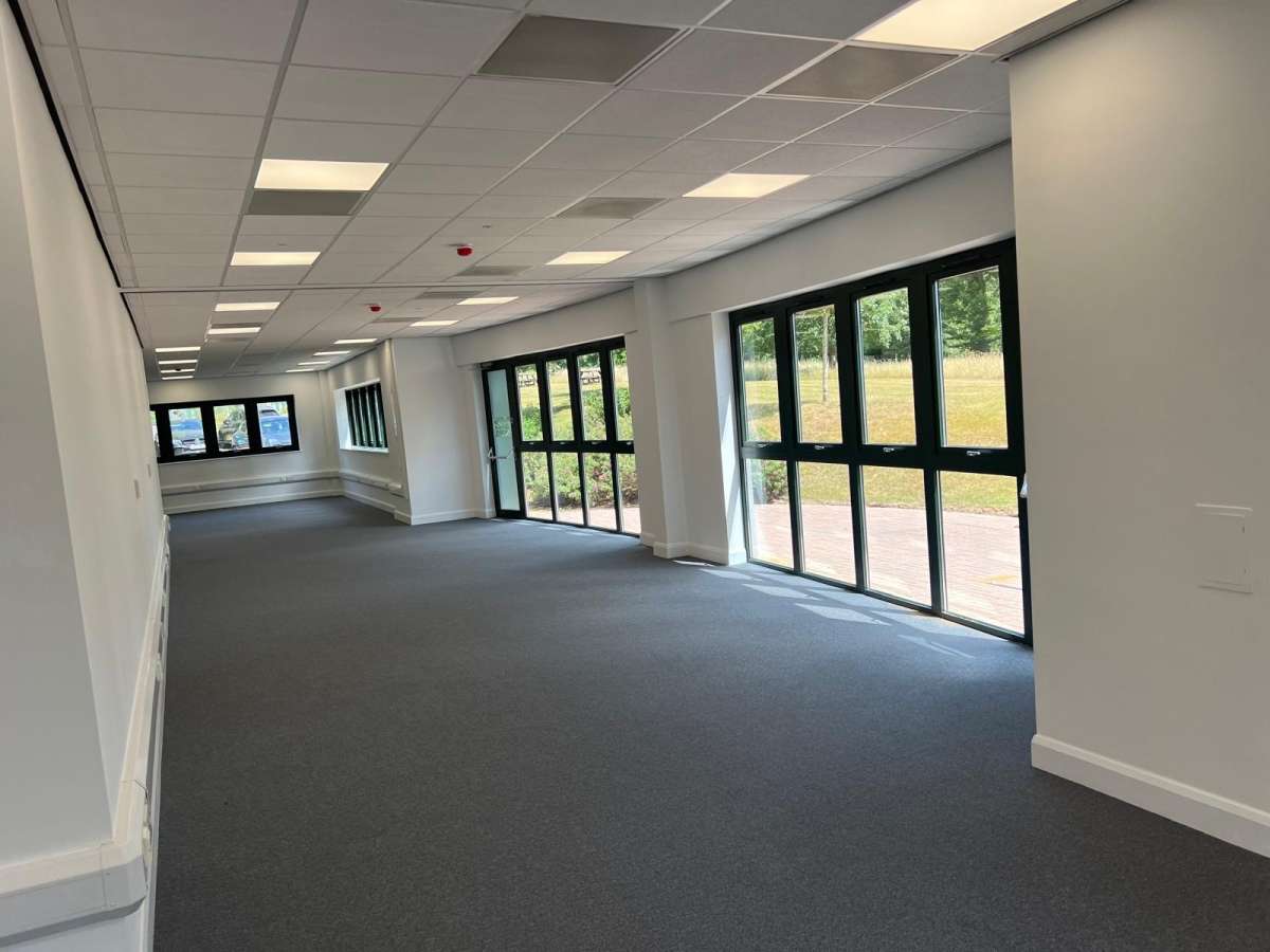 Office in Southampton - photo 3