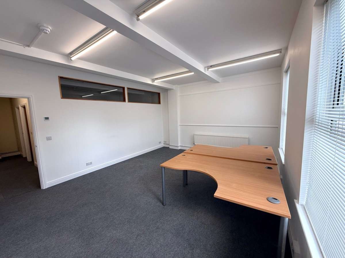 Office in Doncaster - photo 4