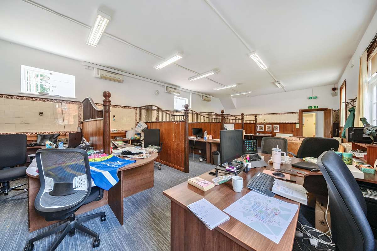 Office in Hertford - photo 2