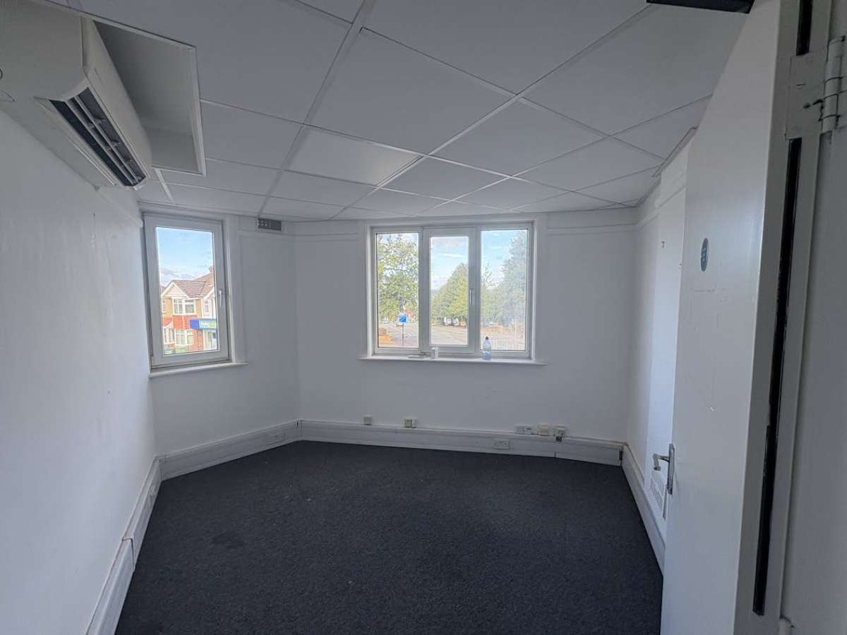 Office in Southampton - photo 2