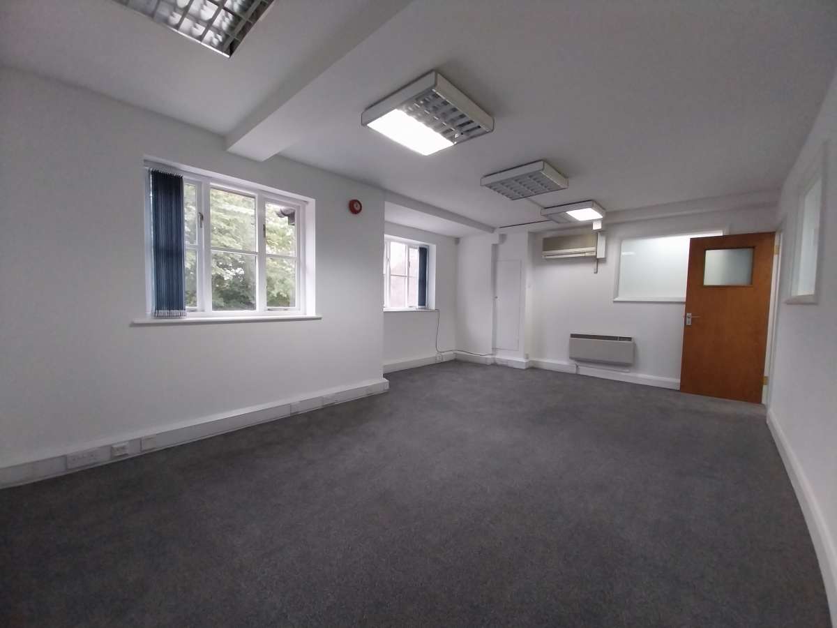 Office in Sevenoaks - photo 4