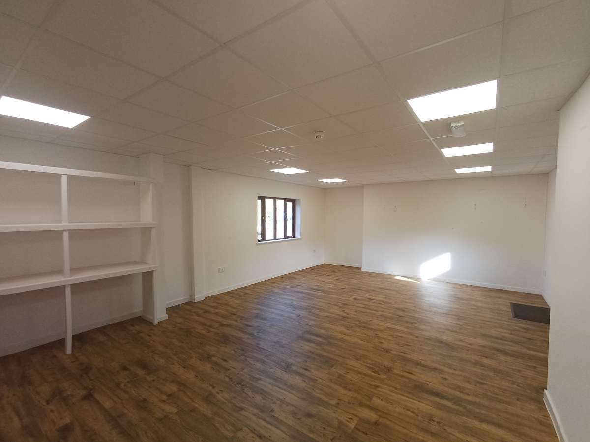 Office in Whimple - photo 4