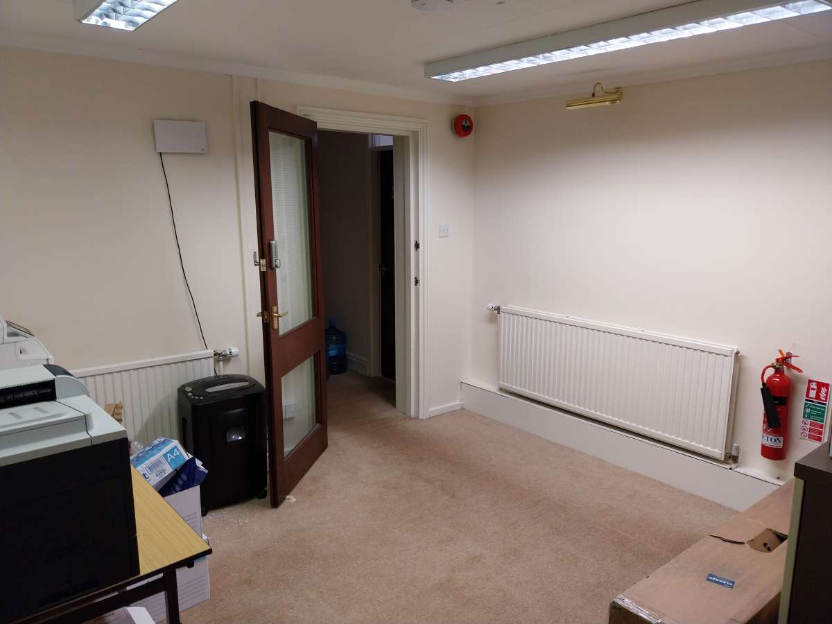 Office in Lincoln - photo 4