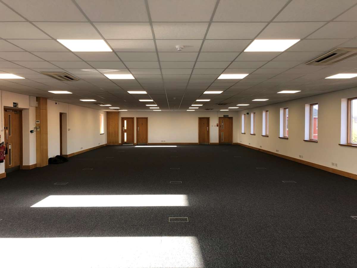 Office in Burton On Trent - photo 4