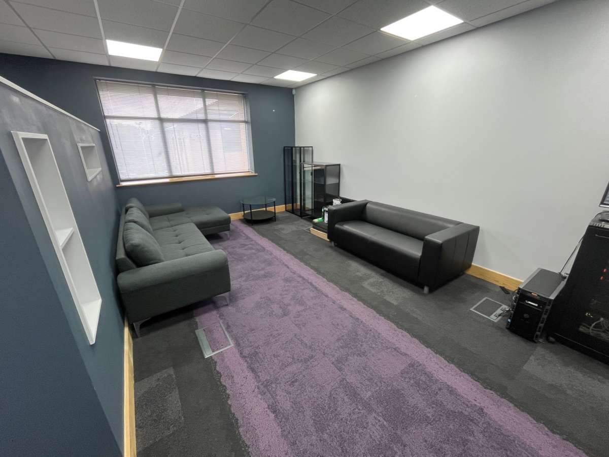 Office in Derby - photo 3