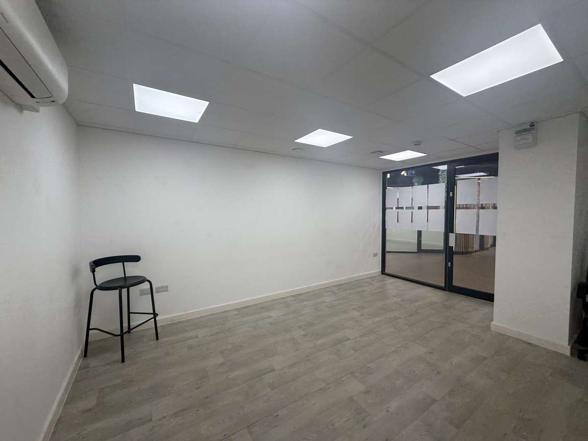 Office in Belper - photo 4