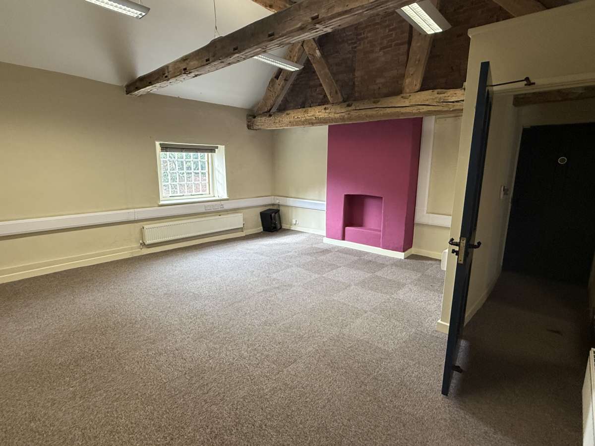 Office in Derby - photo 4