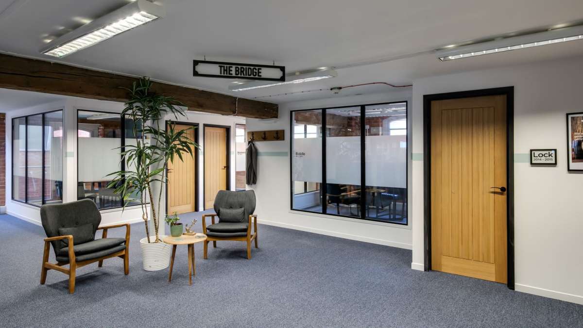 Office in Gloucester - photo 2