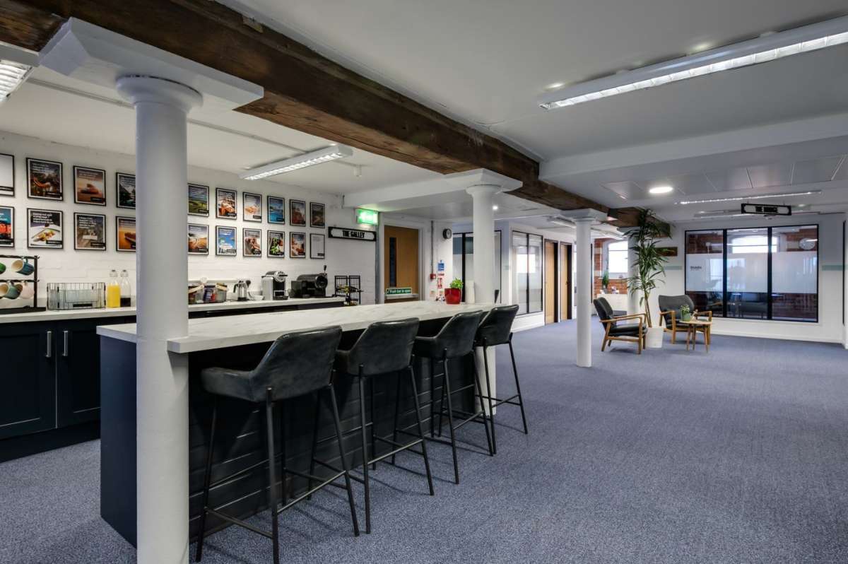 Office in Gloucester - photo 3