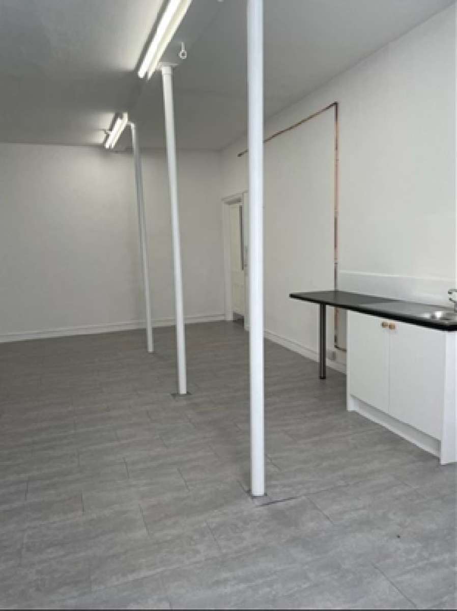 Office in Cheltenham - photo 4