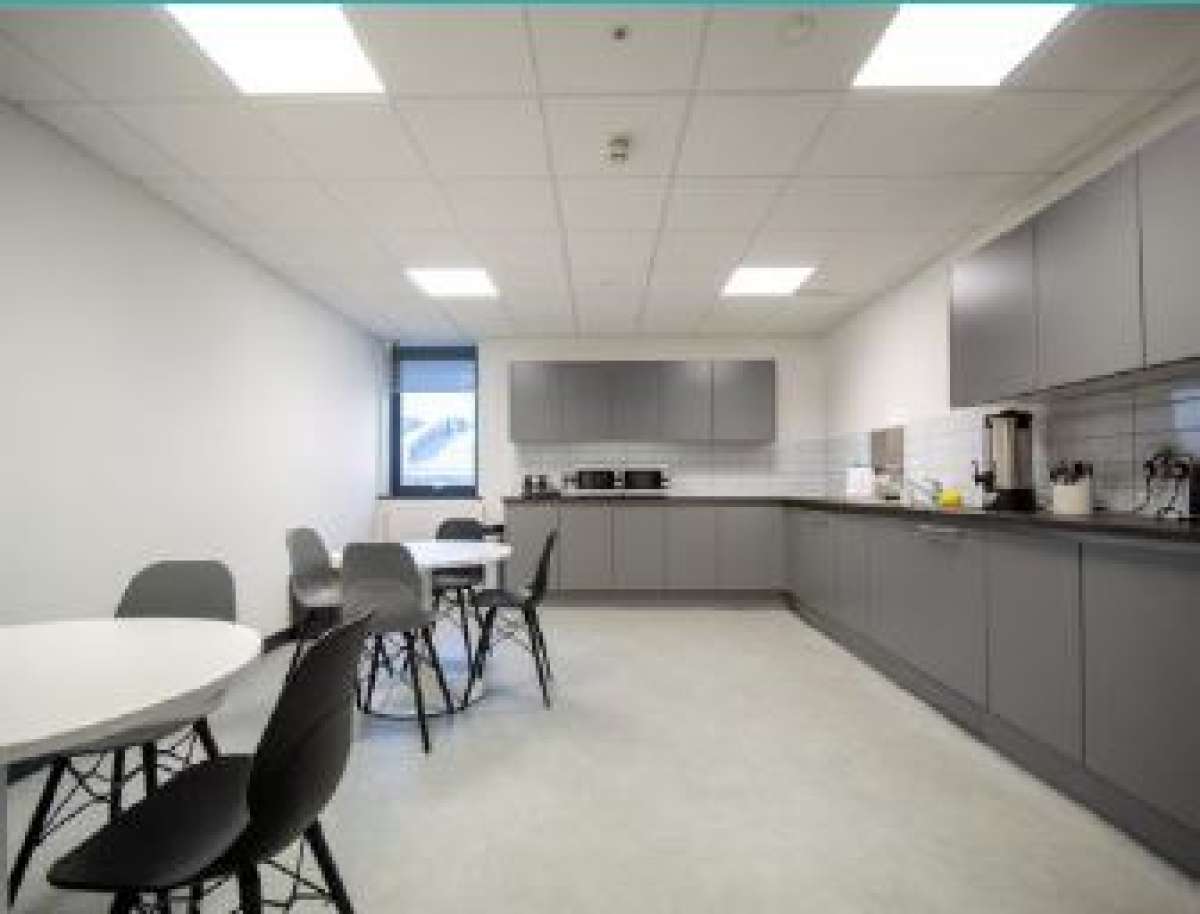 Office in Gloucester - photo 4