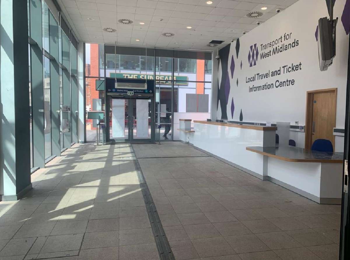 Office in Wolverhampton - photo 3