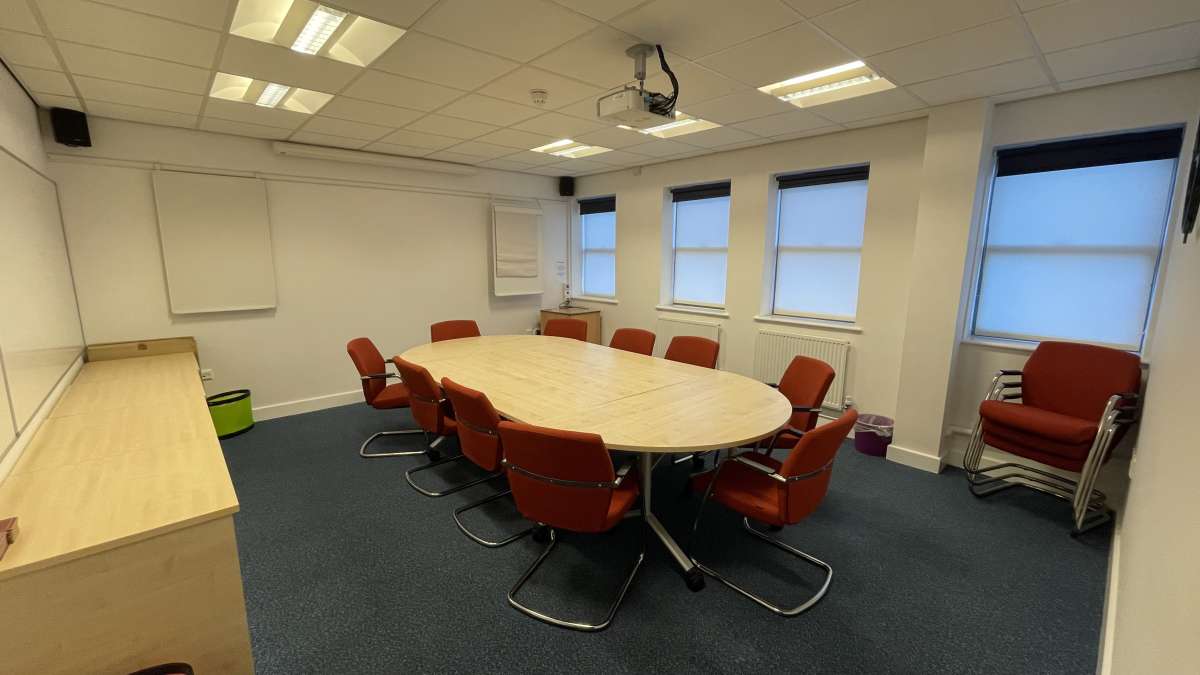 Office in Leamington Spa - photo 4