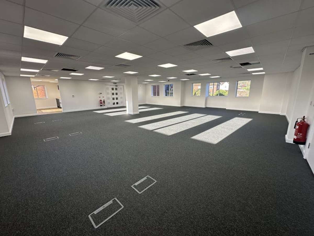 Office in Farnham - photo 2