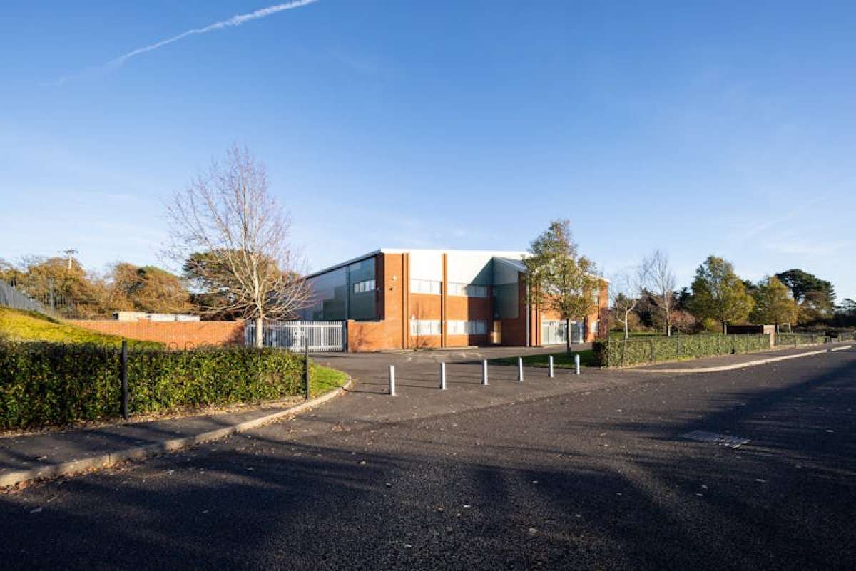 Office in Lymington - photo 2