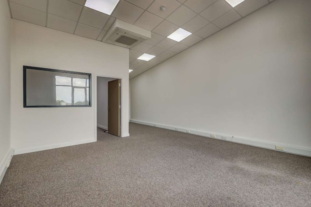 Office in Colchester - photo 4